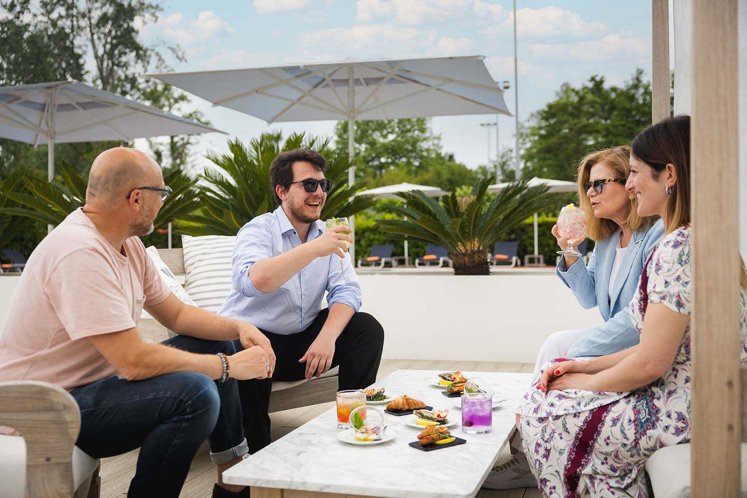 La Vela Bar & Restaurant - Bar