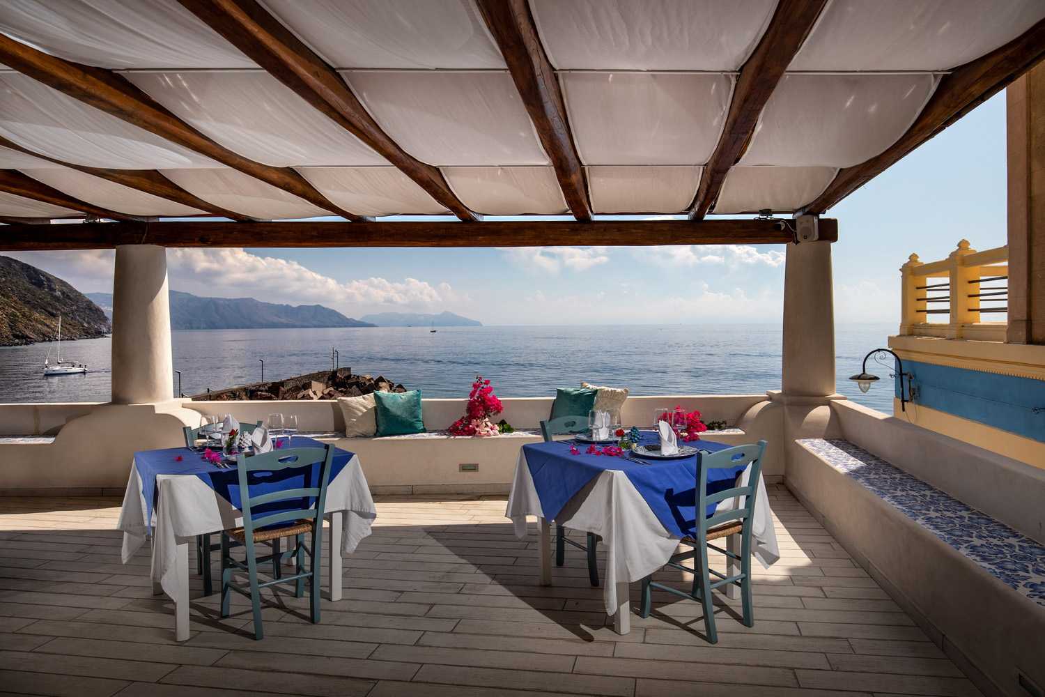 L’Ariana Isole Eolie | UNA Esperienze - Restaurant