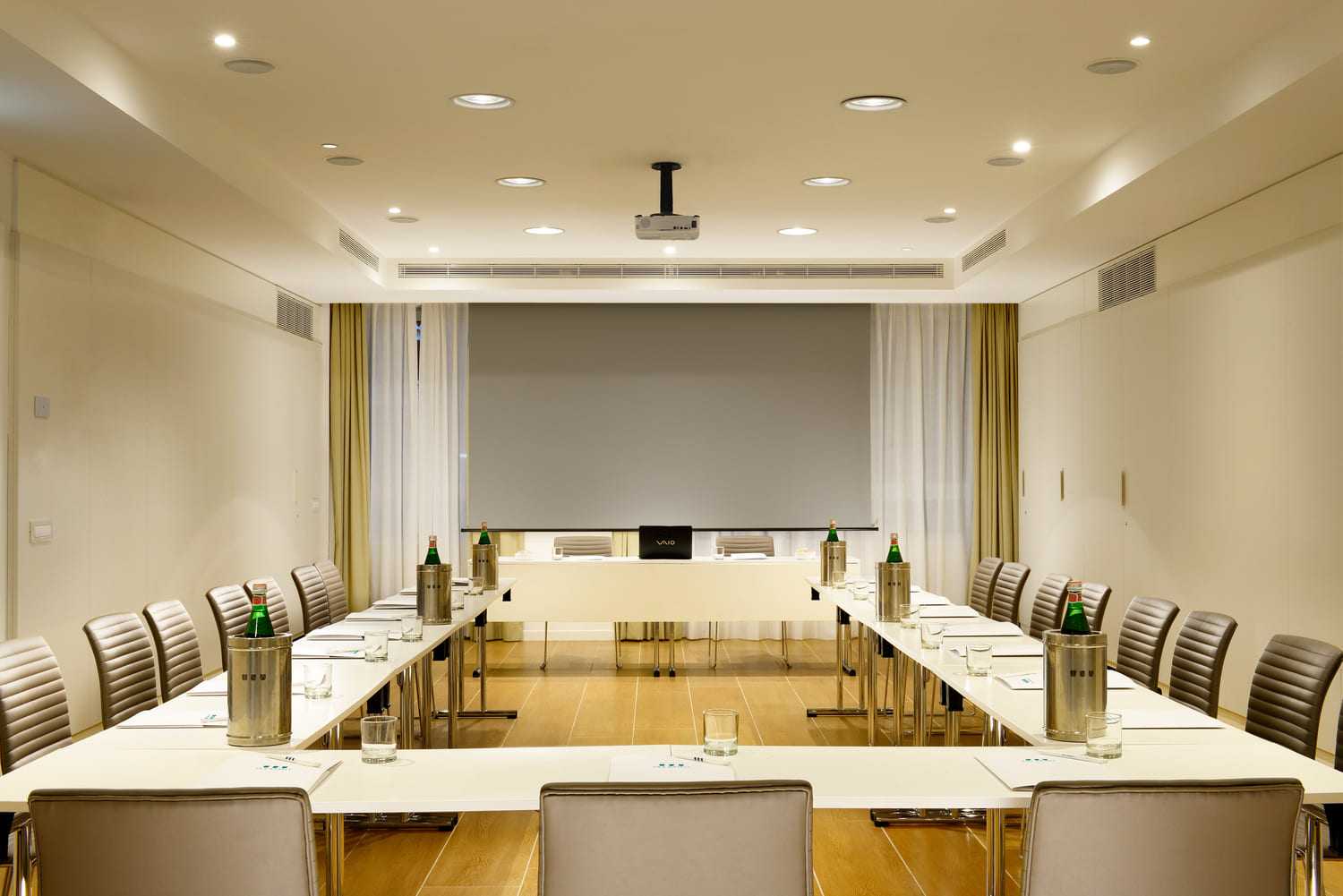 UNA HOTELS Century - Meeting Room