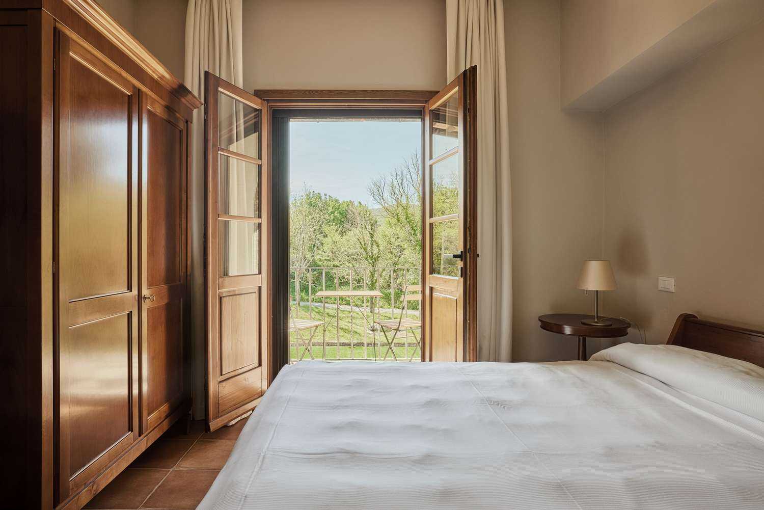 UNA Hotels Monterufoli Wine Country - Double Room Canopy Window