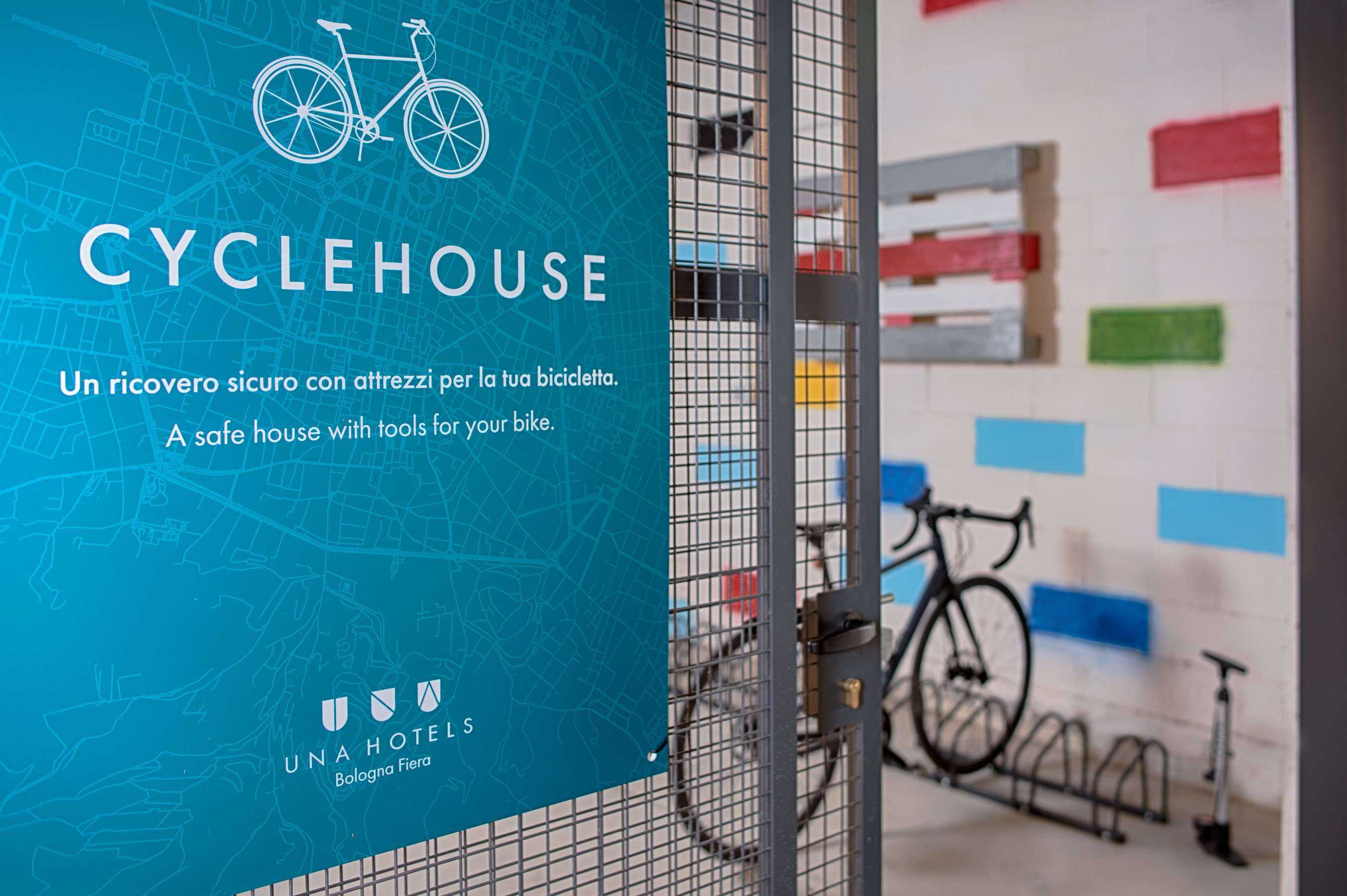 UNA HOTELS Bologna Fiera - Bici