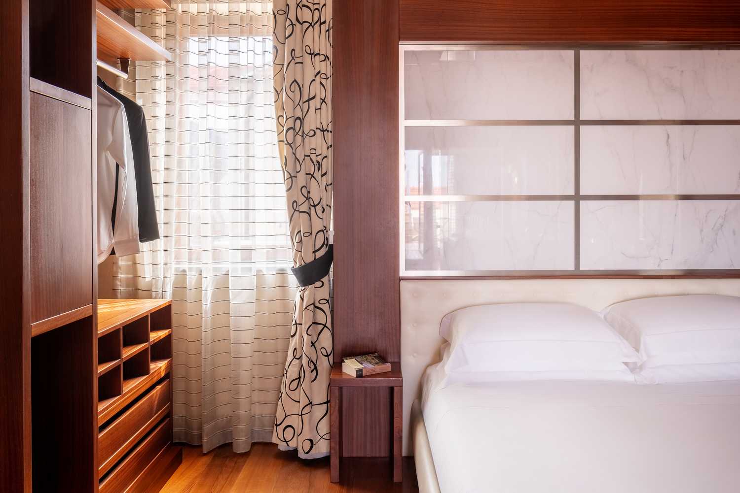 Open space with view of the Duomo