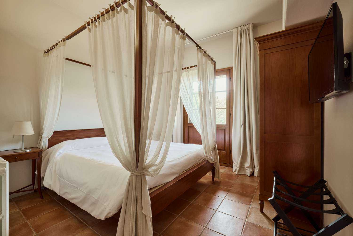 UNA Hotels Monterufoli Wine Country - Double Room Canopy 
