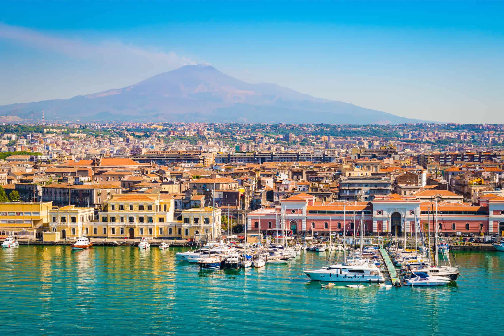 Catania vista dall'alto case Etna