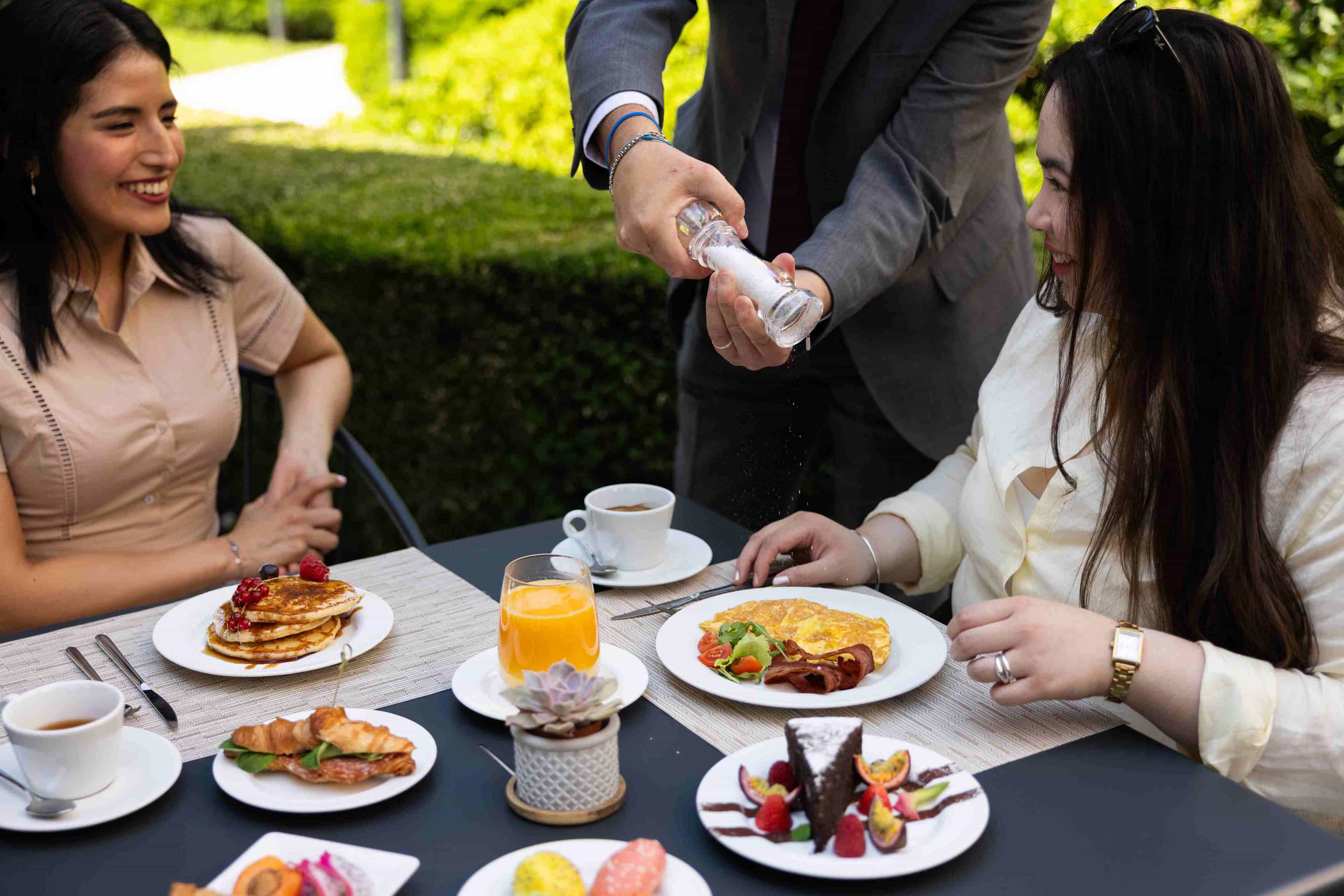 IL Giardino Bar & Restaurant - Breakfast
