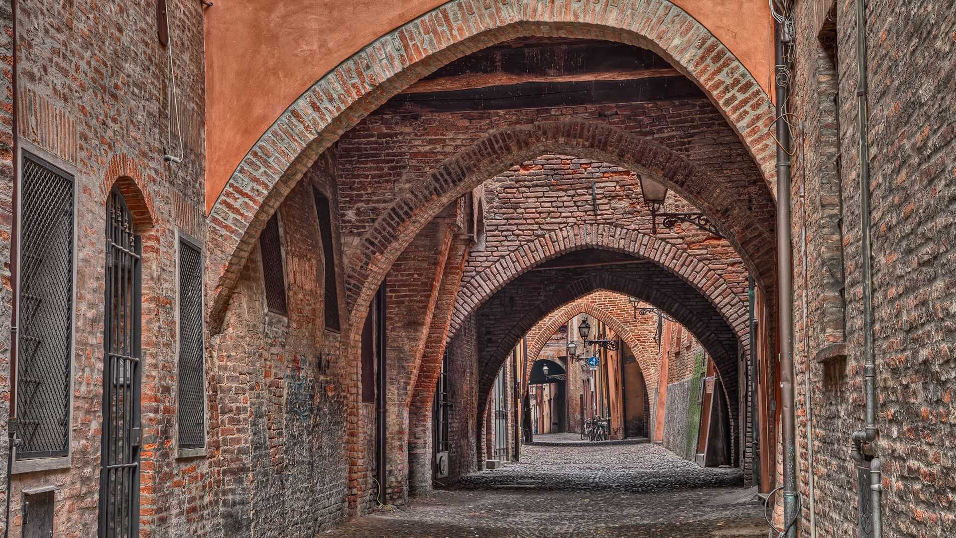 Pranzo a Ferrara: le migliori 5 osterie della città, compresa la più antica del mondo.