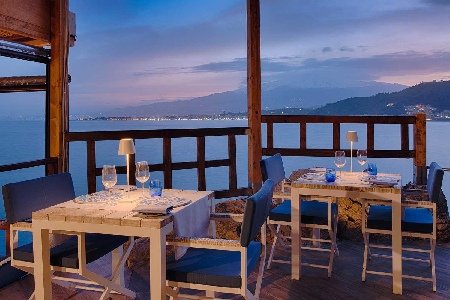 UNA HOTELS Capotaormina - Restaurant Le Grand Bleu sunset
