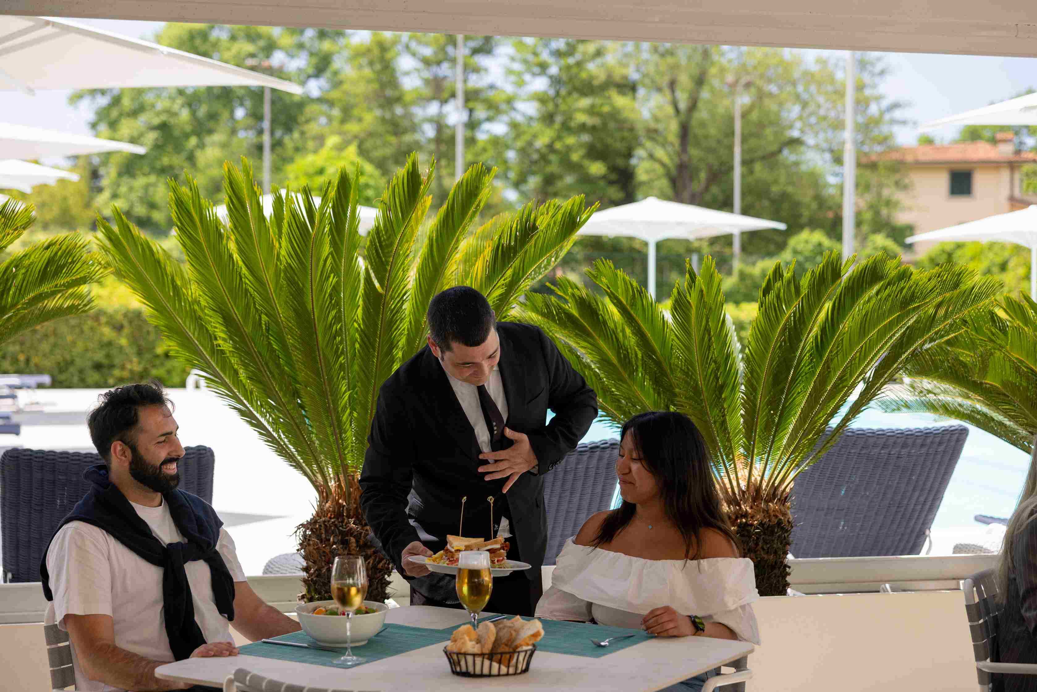 La Vela Bar & Restaurant - Bar