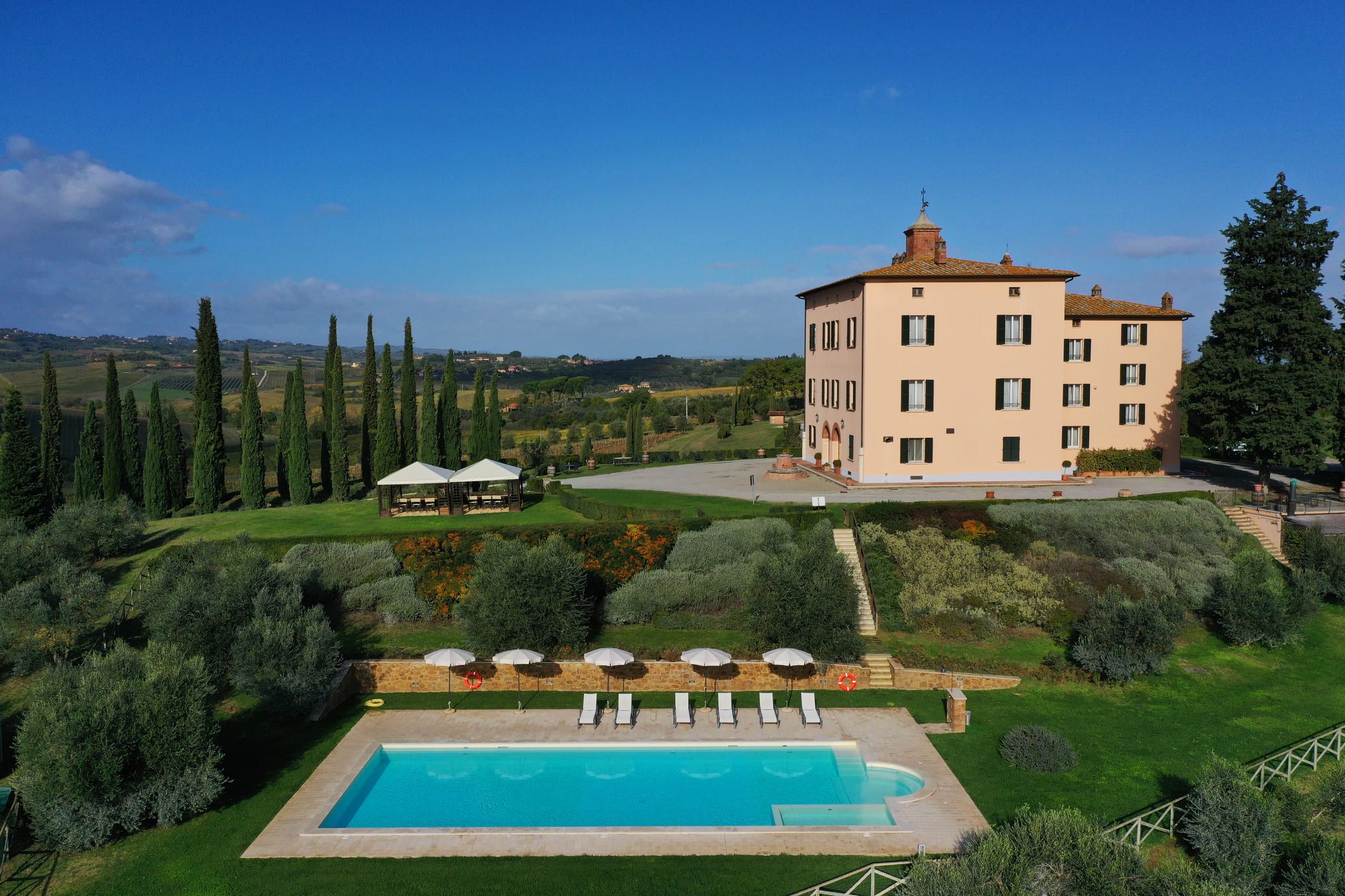Ue Relais Villa Grazianella Exterior Hero 2100x1400 74b065ea 6c28 4835 99b1 3e9b5732ad98(1)