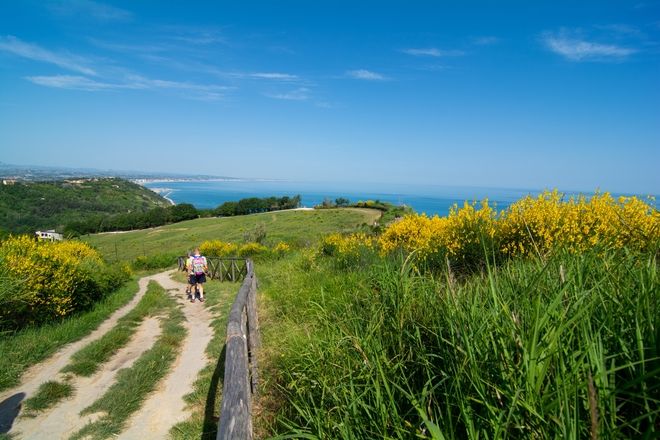 Escursionisti Sul Monte San Bartolo