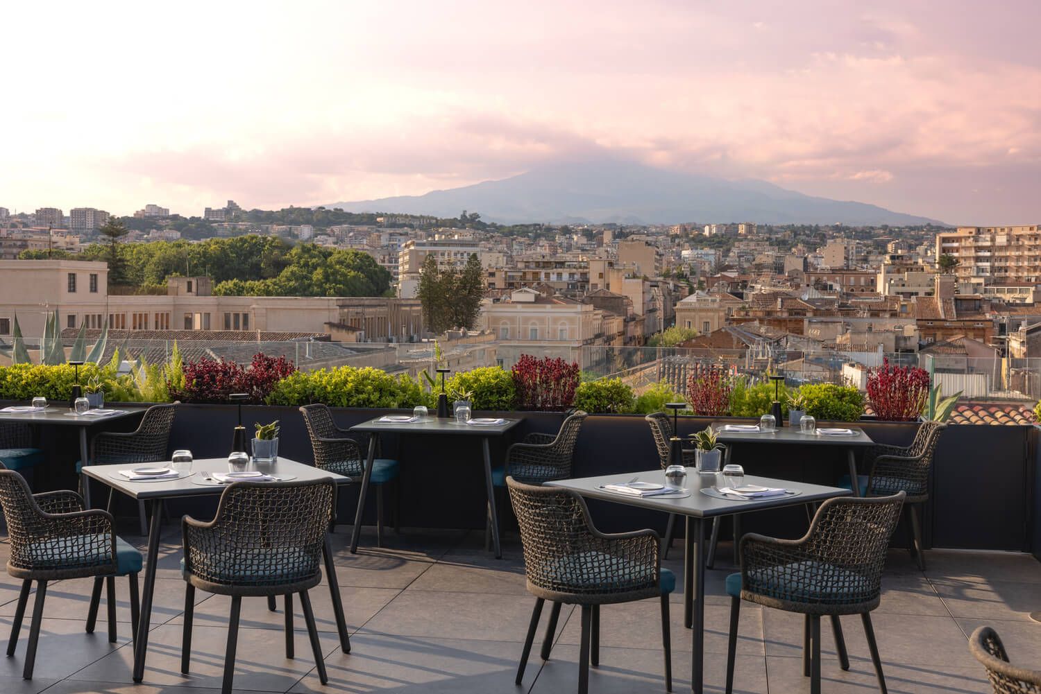 Ctn Commonarea Terrace Sunset 1500x1001 773c1dd4 Fe35 481c B1a5 30b978e1abf8