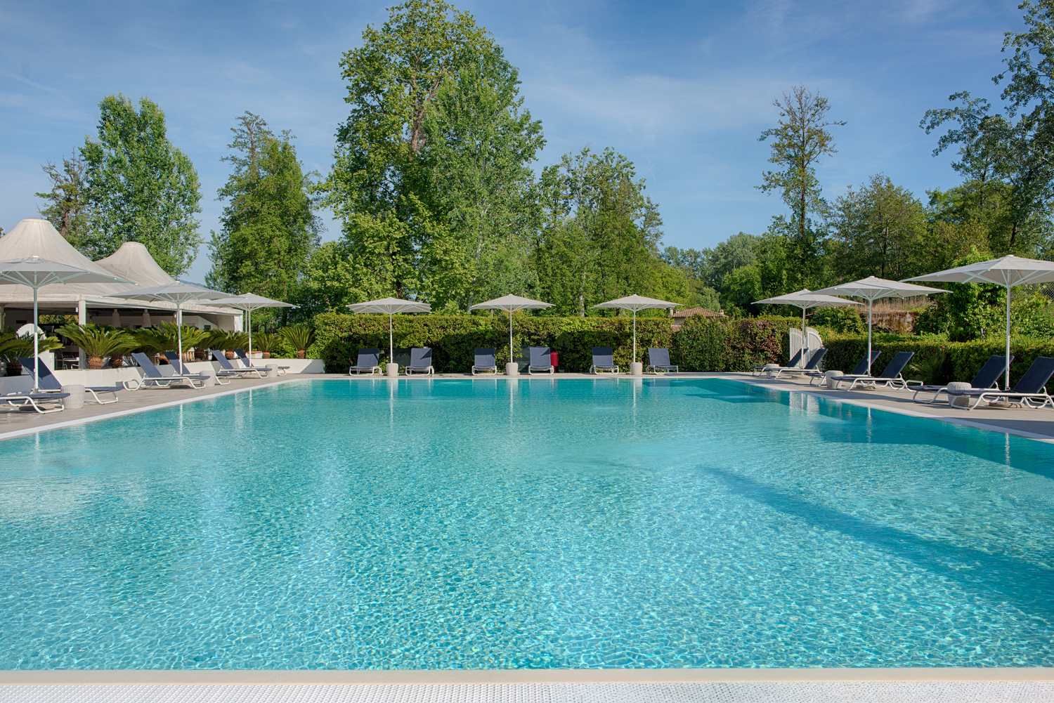 Piscina di UNA Hotels Forte dei Marmi