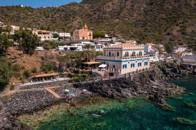 Salina Island Hotel