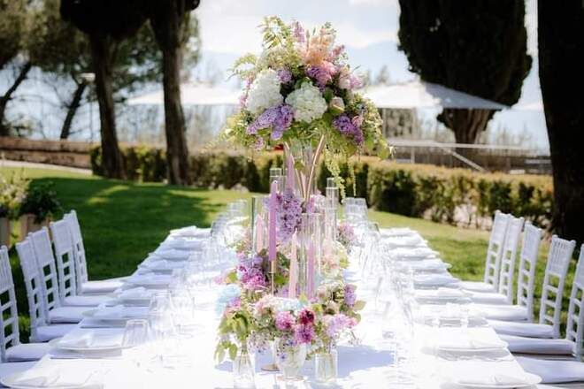 Tavolo per matrimonio all'esterno del parco del Grand Hotel San Gemini