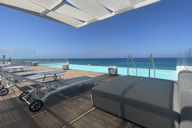 Infinity Pool Con Lettini E Vista Sul Mare Al Posia Retreat & Spa (1) (1) (1)